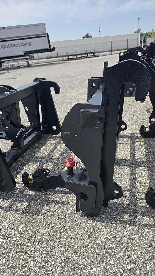 BIG Adapter JCB Q fit auf Dreipunkt Aufnahme