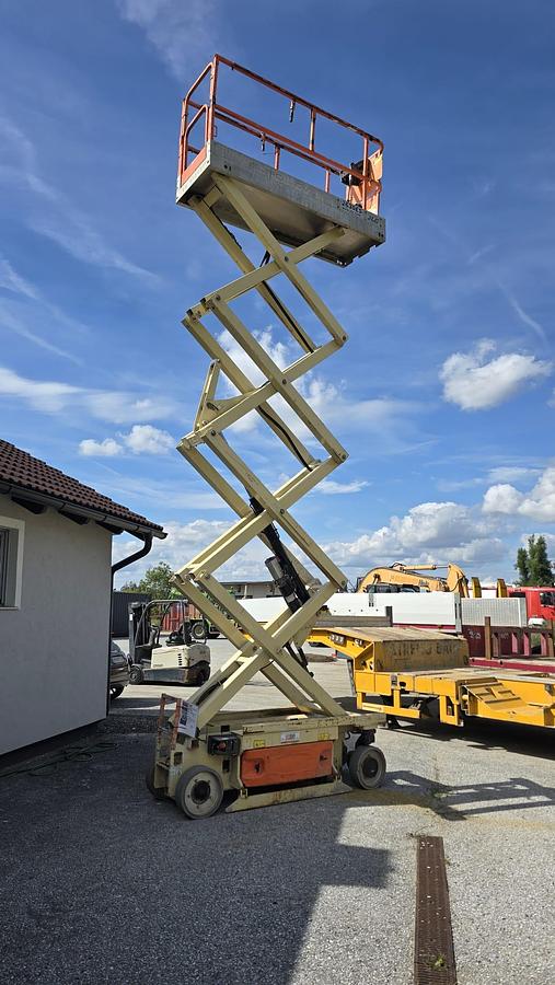 Gebraucht Aktion - JLG 2630ES Scherenarbeitsbühne elektrisch