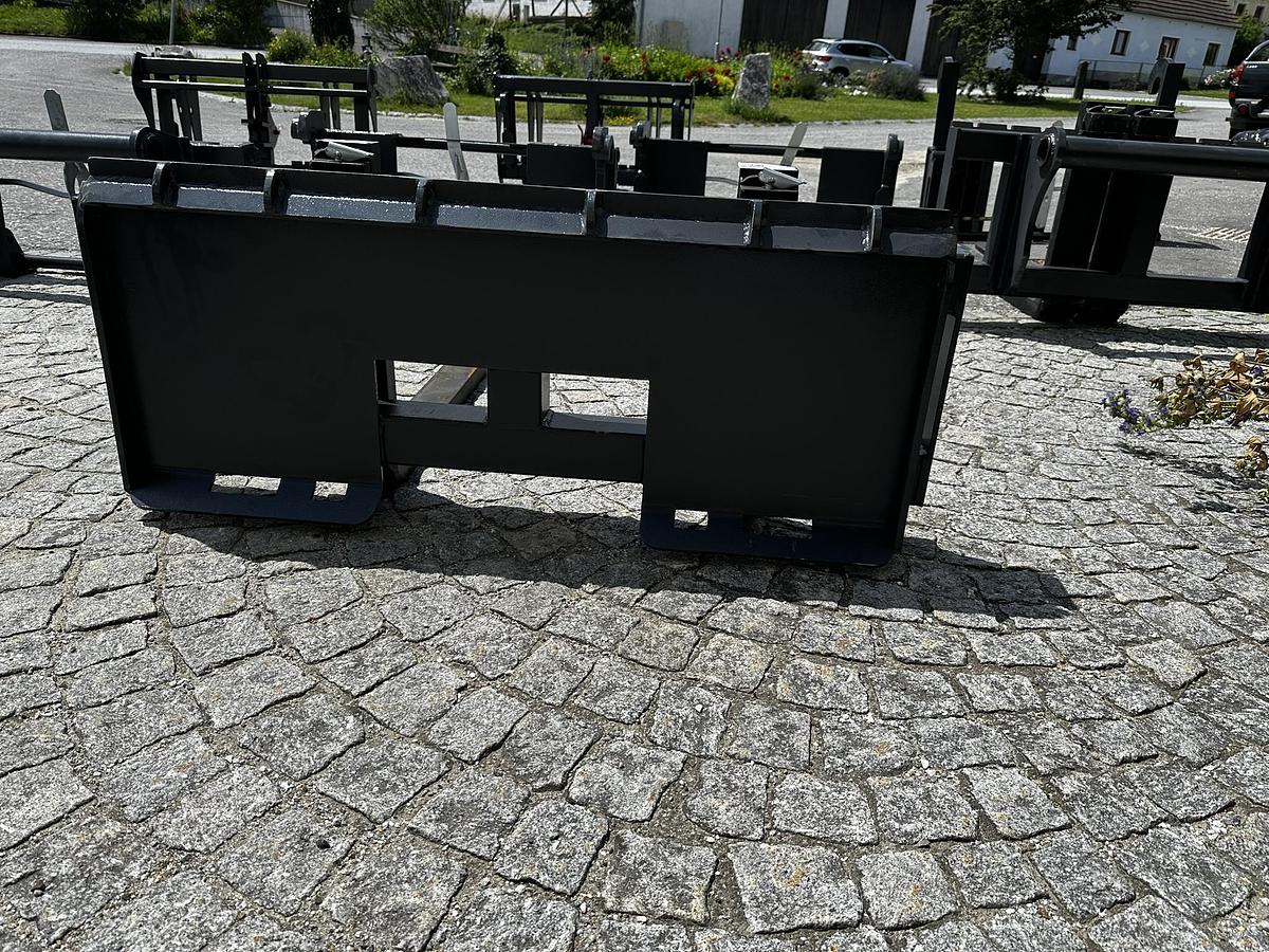 2025 BIG Palettengabel mit Bobcat 114cm Aufnahme