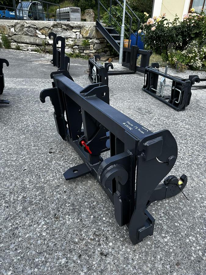 2025 BIG Adapter Merlo auf Dreipunkt Aufnahme