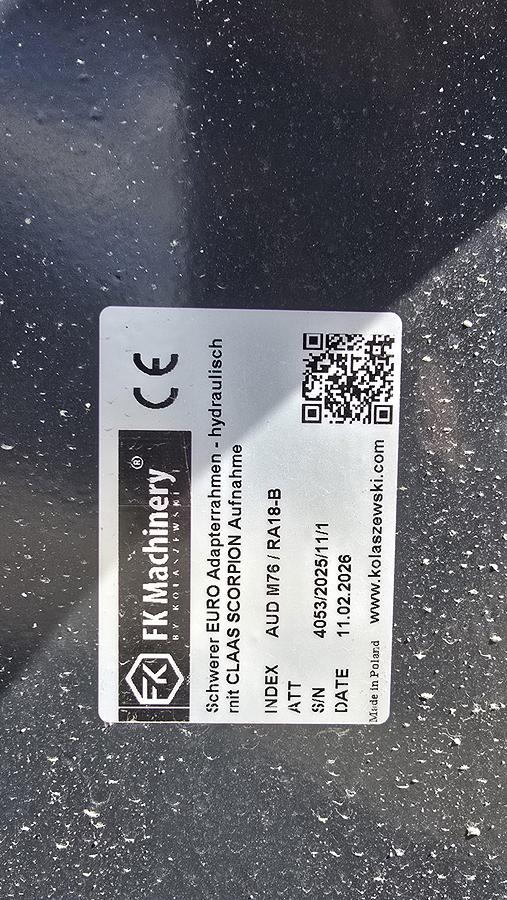 FK Machinery Hydraulischer Adapter mit Claas Scorpion auf Euro Aufnahme