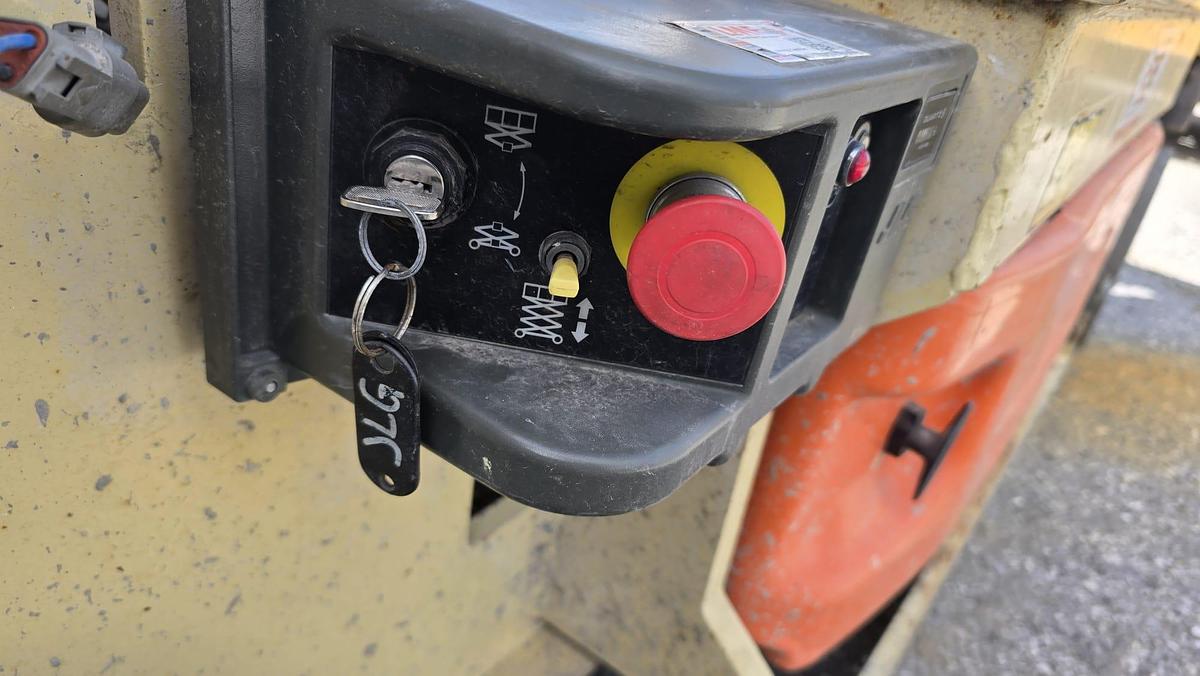 Gebraucht Aktion - JLG 2630ES Scherenarbeitsbühne elektrisch