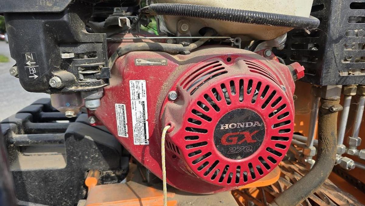 Gebraucht 2014 Rasenbaumaschine GZC - 1000 ELIET