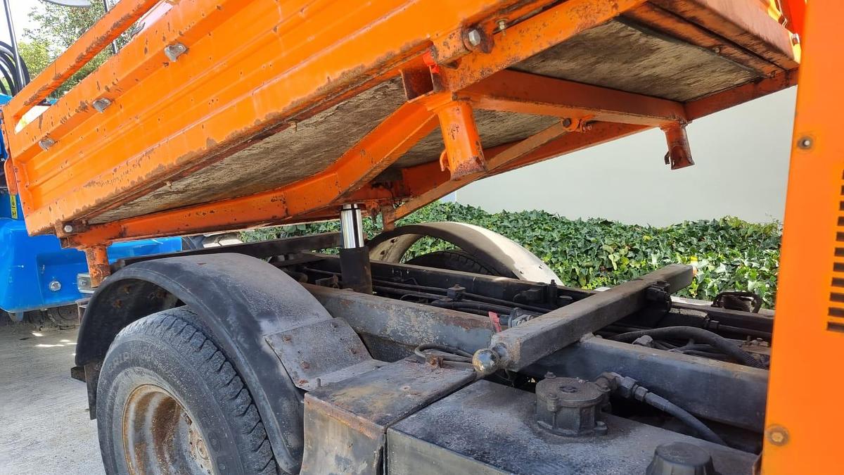 Gebraucht 1994 Boki HY1350 Kommunalfahrzeug mit Schneepflug und Sand / Salzstreuer