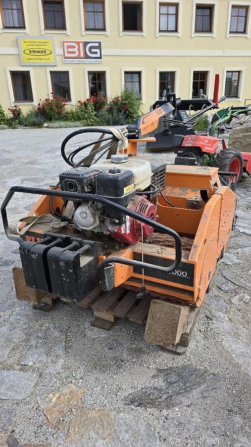 Gebraucht 2014 Rasenbaumaschine GZC - 1000 ELIET