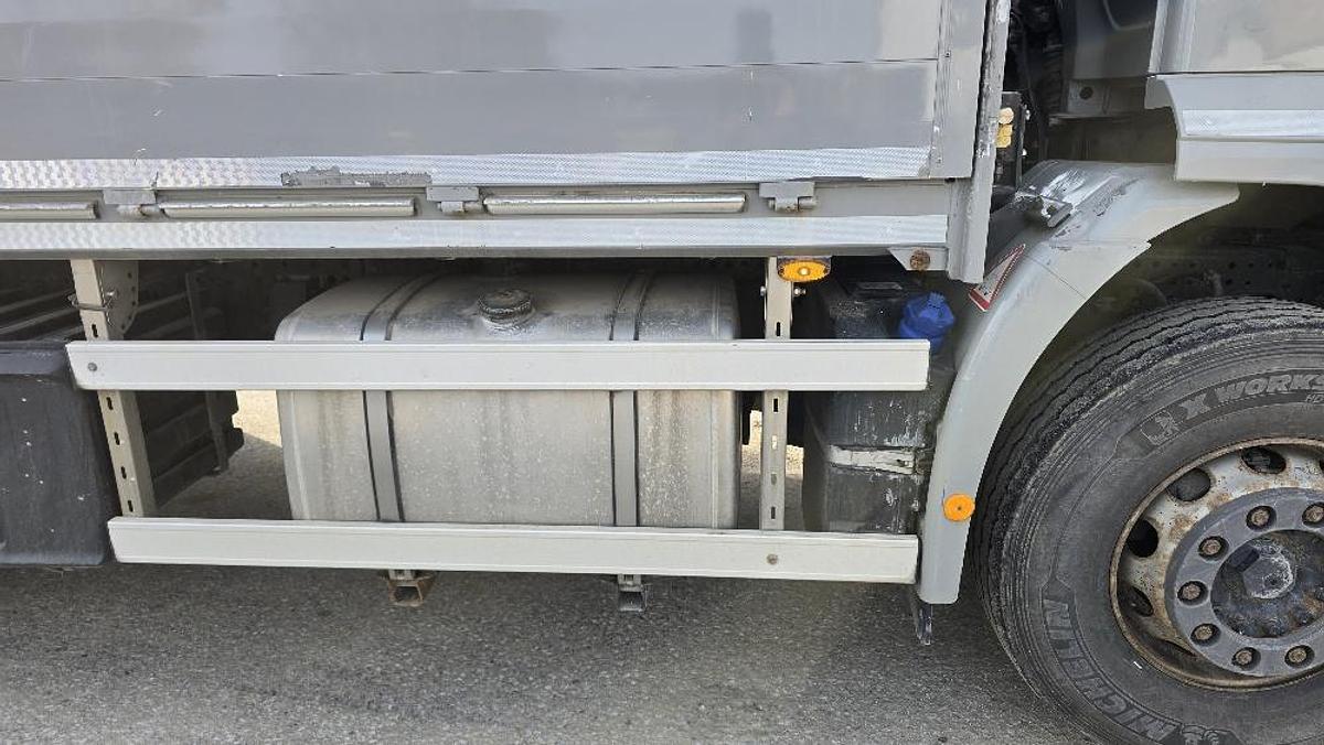 Gebraucht 2017 Iveco  Stralis 6x2 Baustoffpritsche mit Hiab 228-E5 Kran