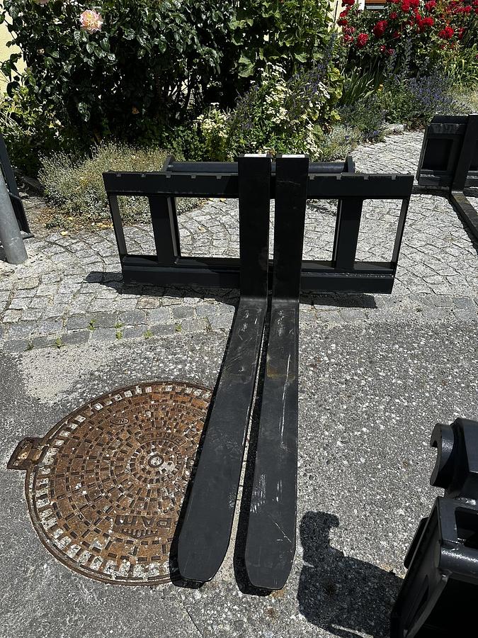 2025 BIG Palettengabel mit Manitou Aufnahme