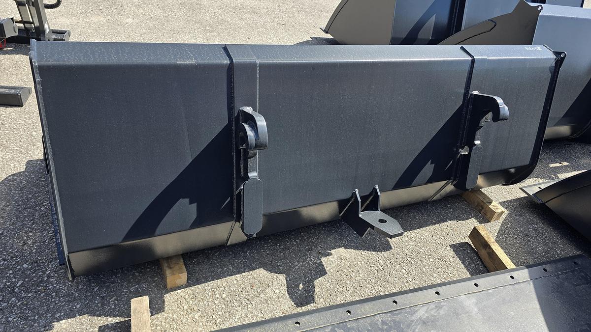 BIG SUN Schwergutschaufel 240 cm mit Merlo ZM2 Aufnahme