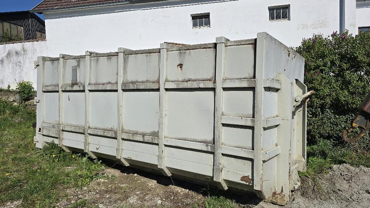 Gebraucht BIG Hakenliftcontainer mit 5000 l Tank