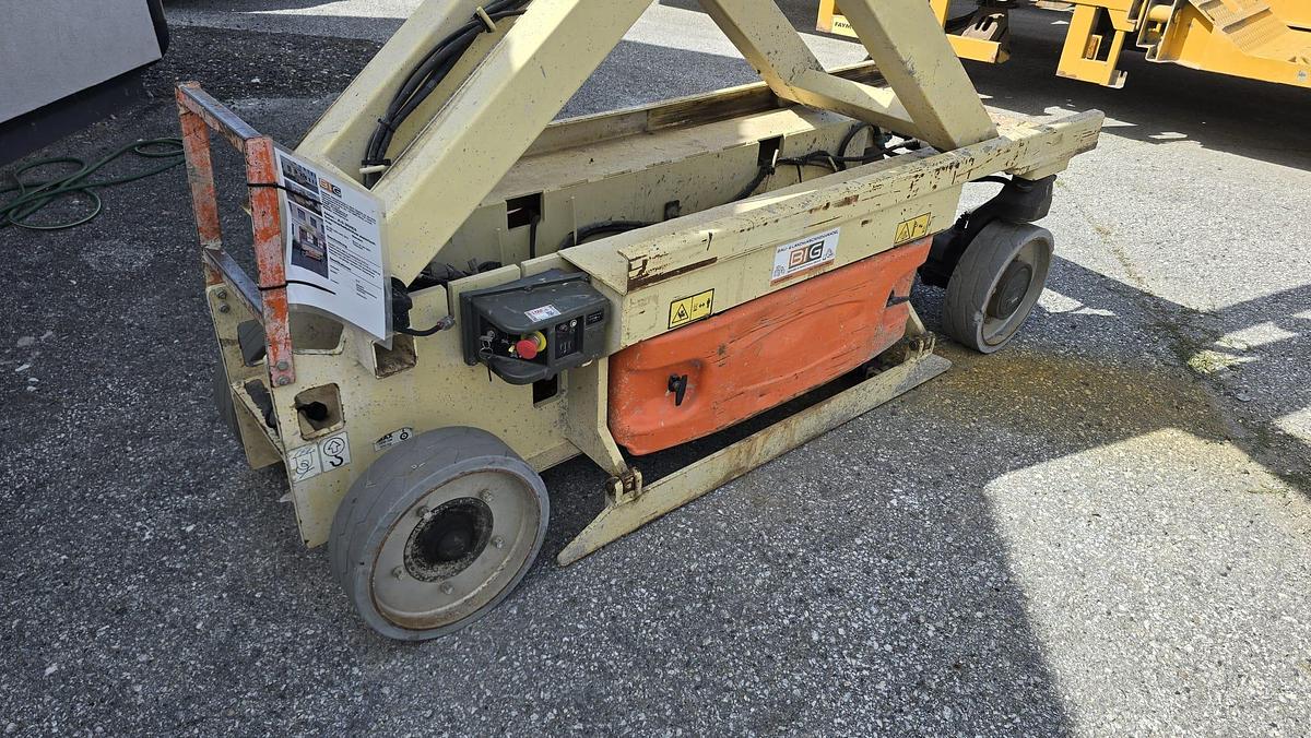 Gebraucht Aktion - JLG 2630ES Scherenarbeitsbühne elektrisch