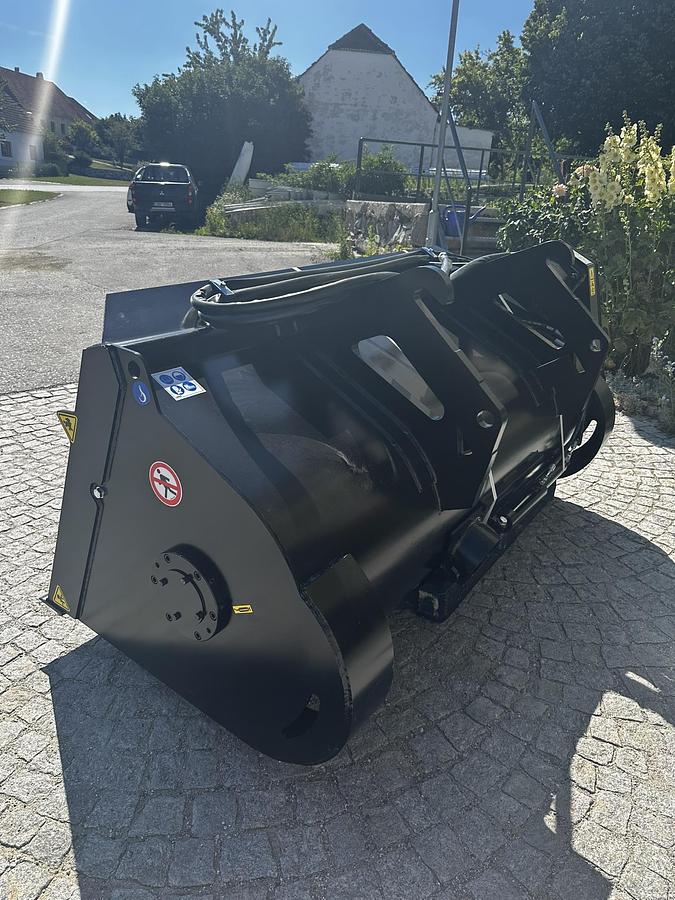 2025 U.Emme Betonmischschaufel Modell Condor 750