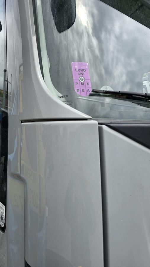 Gebraucht 2017 Iveco  Stralis 6x2 Baustoffpritsche mit Hiab 228-E5 Kran