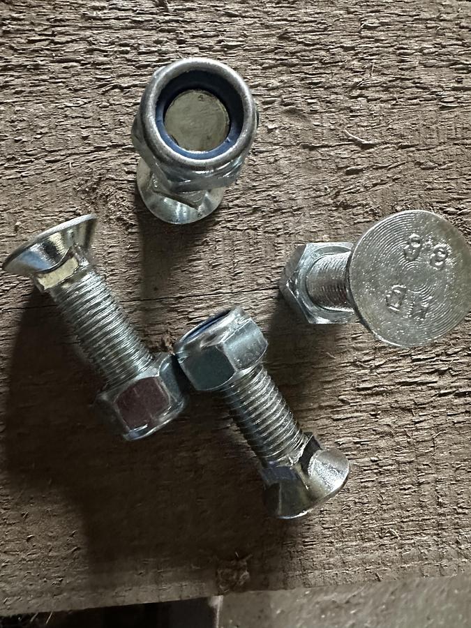 Schrauben passend zu Schürfleiste / Wendemesser