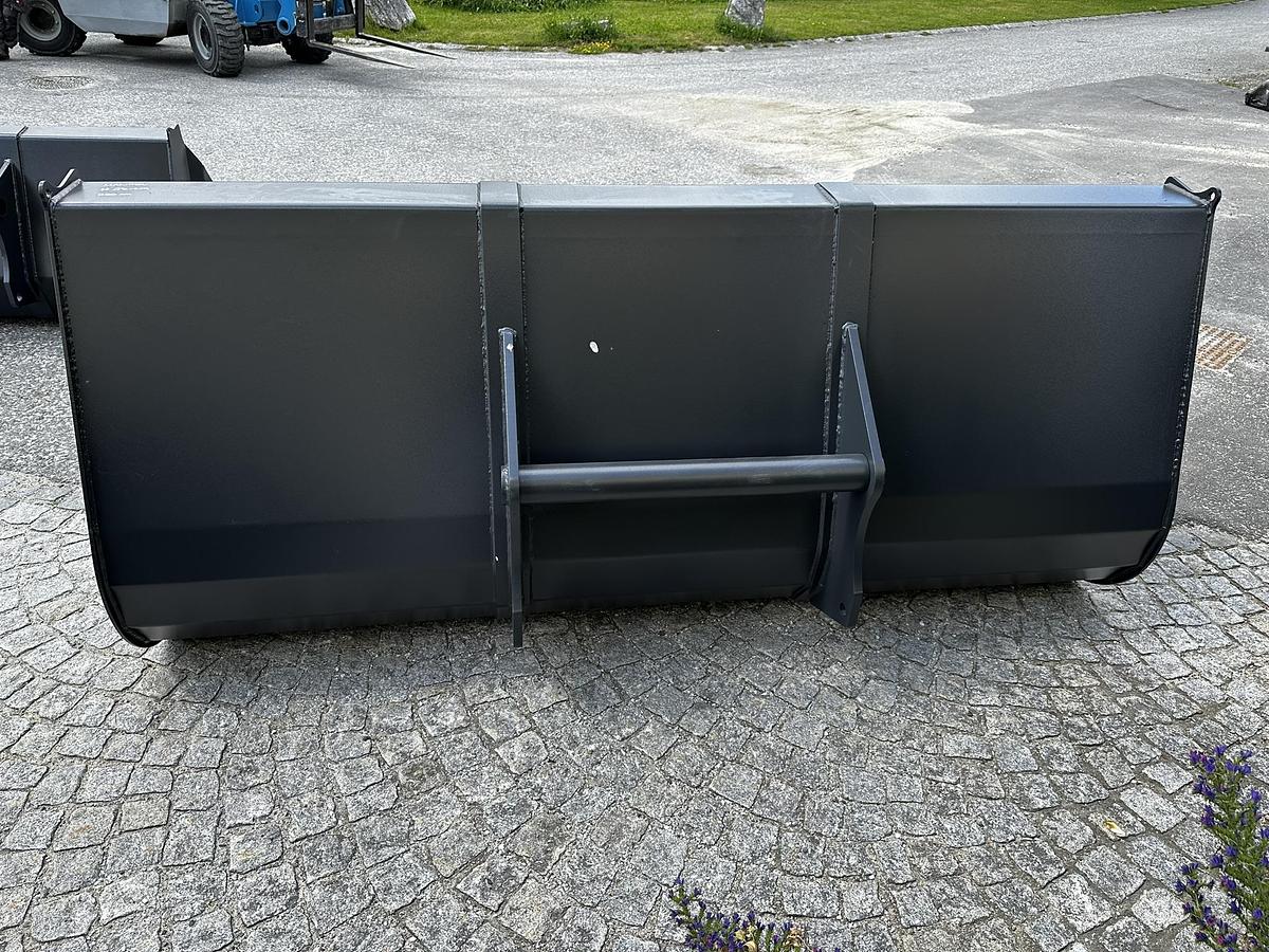 2025 BIG Volumenschaufel 250cm mit Manitou Aufnahme