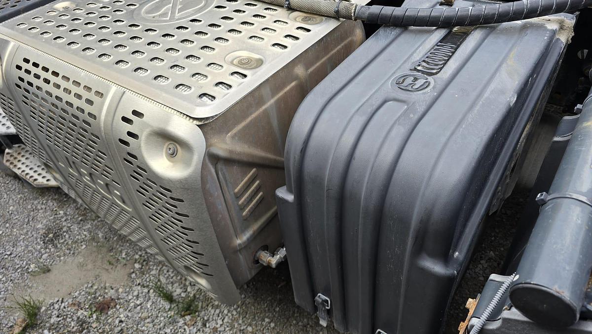 Gebraucht 2018 IVECO AD440T 45T Sattelzugmaschine