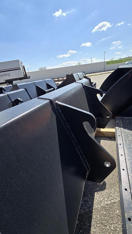 BIG SUN Schwergutschaufel 220 cm mit Liebherr 509 Aufnahme