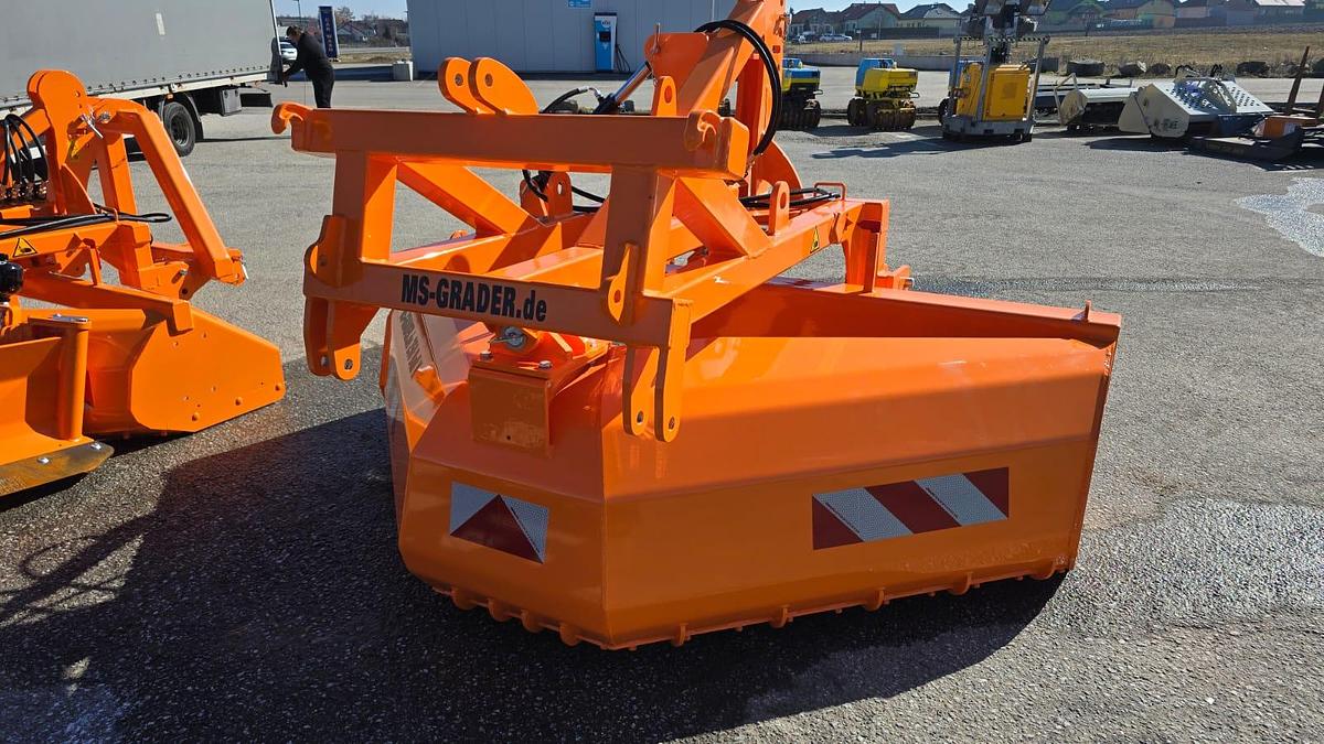 MS Grader 250 K BULL
