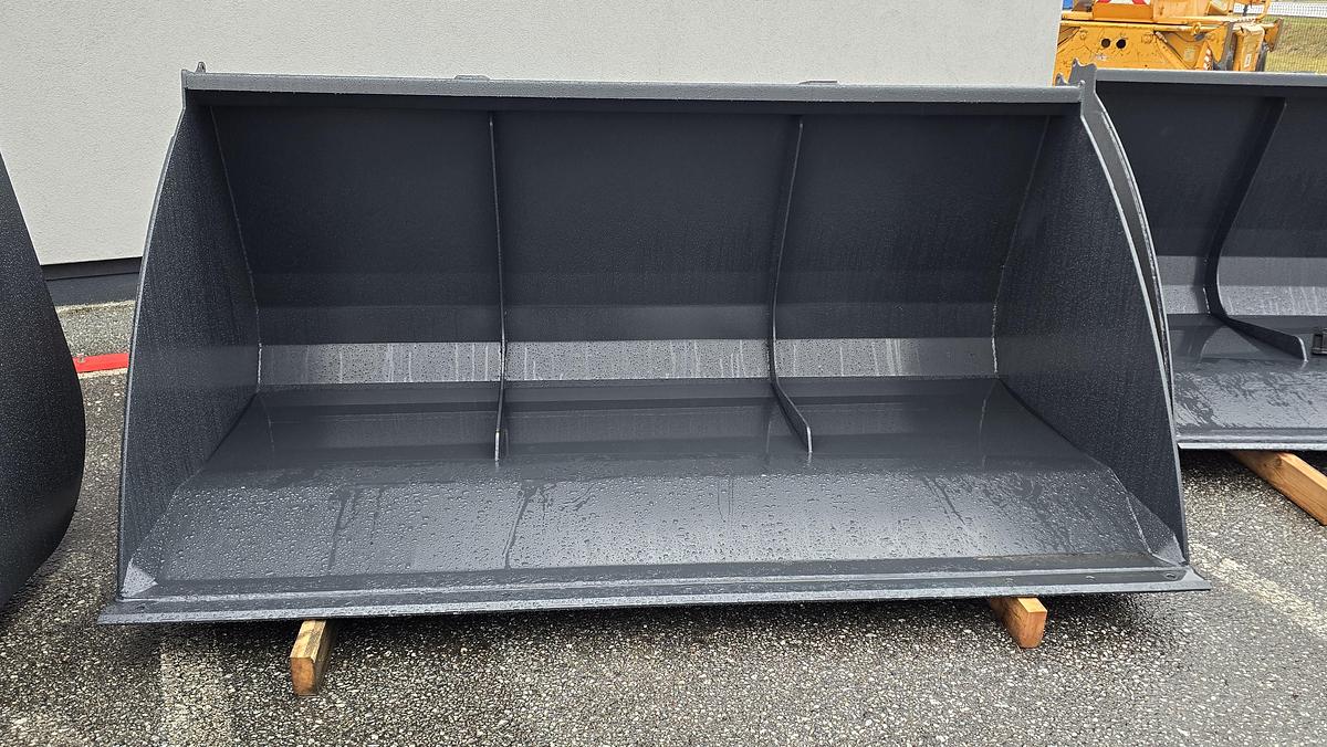 Gebraucht BIG Volumenschaufel 250cm mit Claas Scorpion Aufnahme