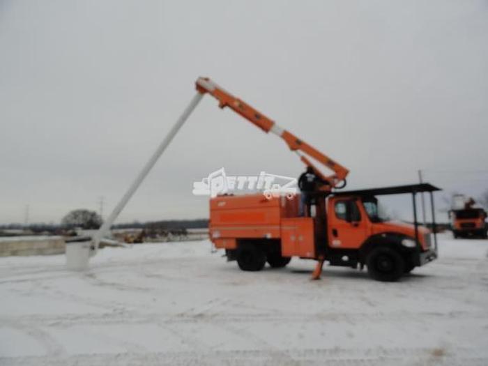 Used 2011 FREIGHTLINER BUSINESS CLASS M2 106