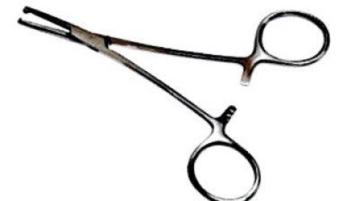 Used Forceps Artery Halsted Mosquito Straight 1 in 2 Teeth 125mm (5in)