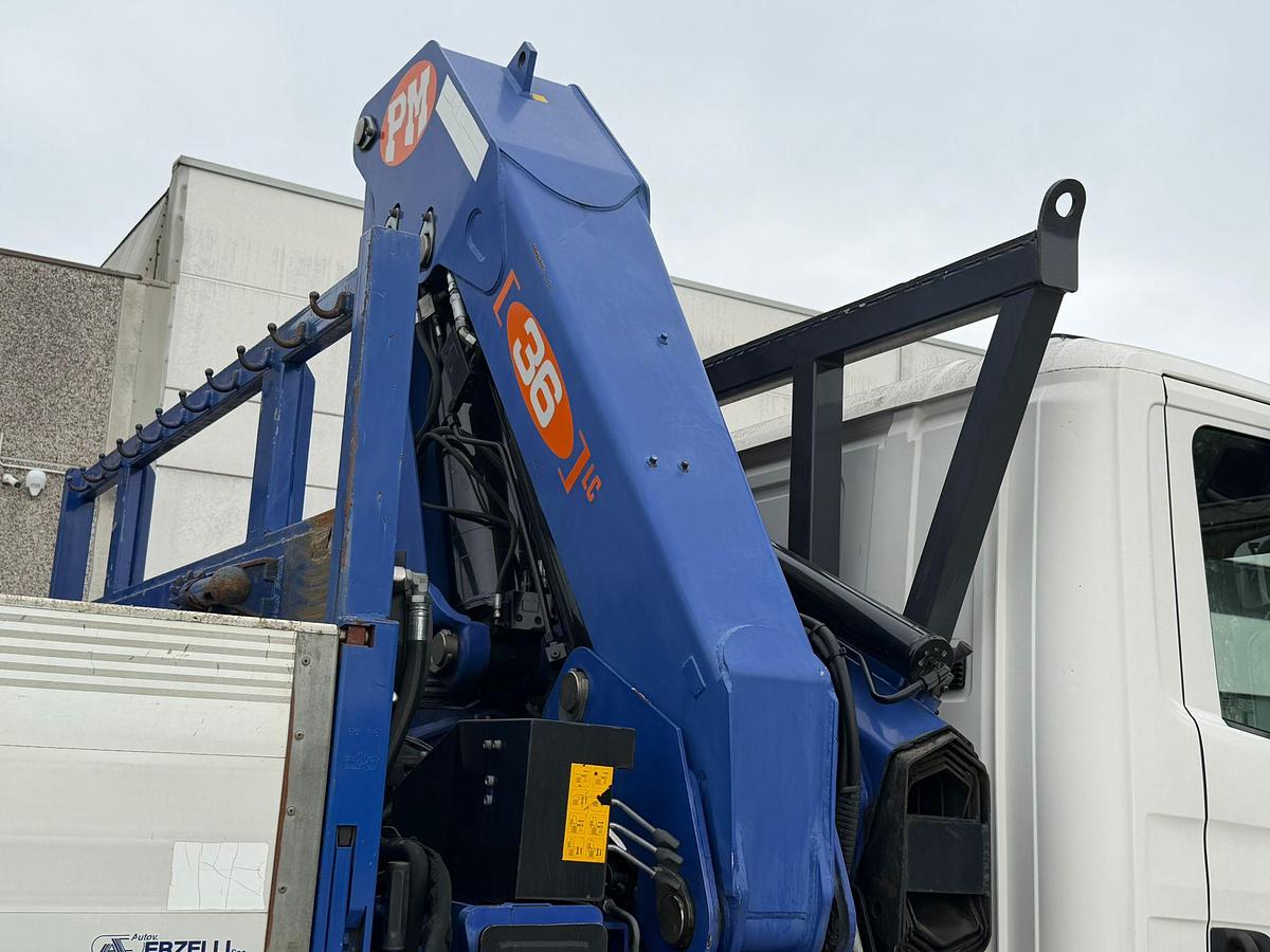 Usato 2011 SCANIA P 320 CON GRU PM 36024