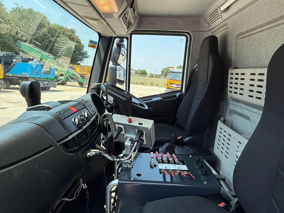 Usato 2016 iveco  EUROCARCO 150 210 SPAZZATRICE