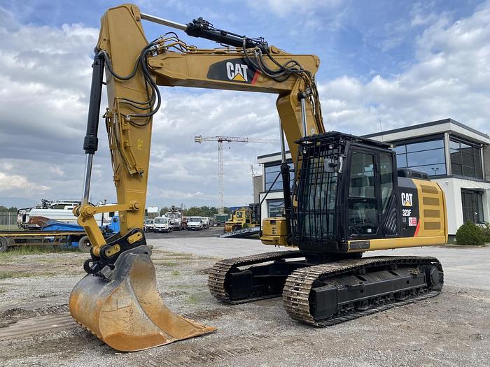 Usato 2017 CATERPILLAR 323 FLN