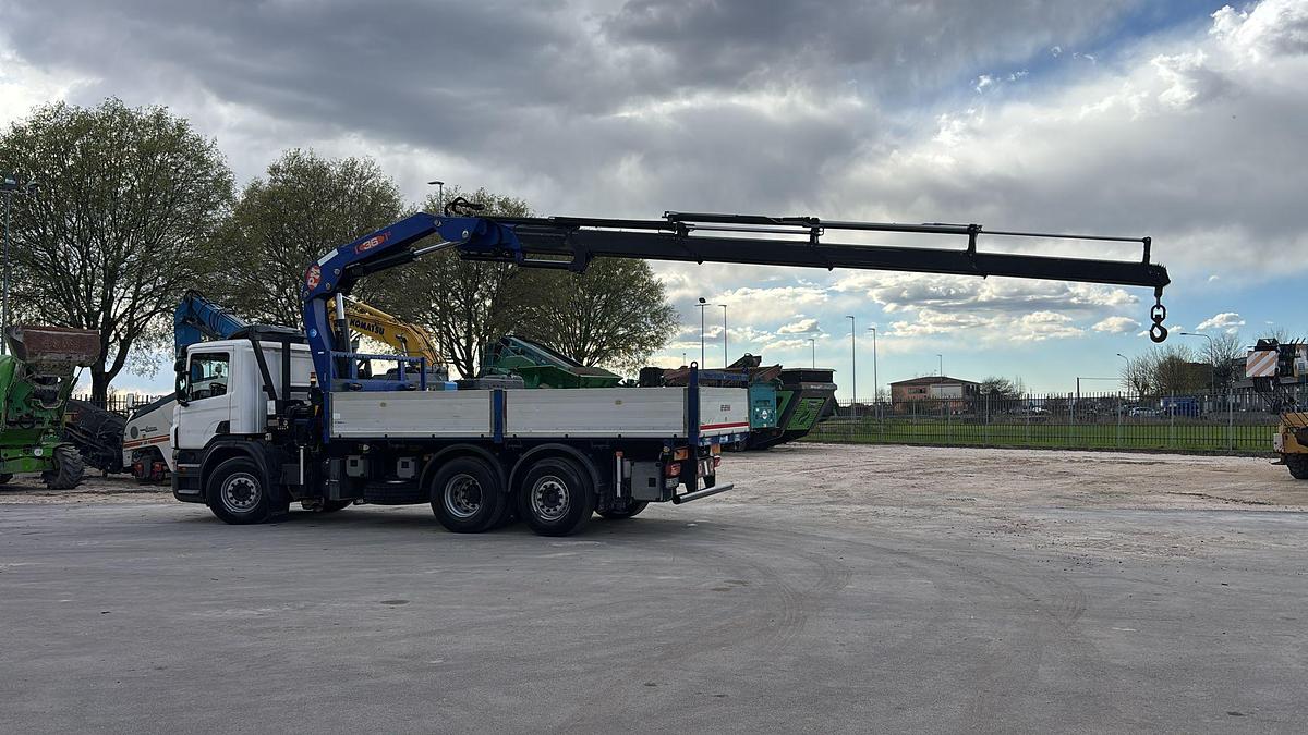 Usato 2011 SCANIA P 320 CON GRU PM 36024