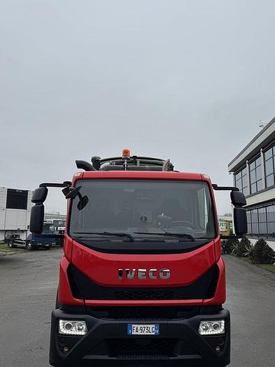 Usato 2016 IVECO  180 SPURGO CAPPELLOTTO 180-320 E6