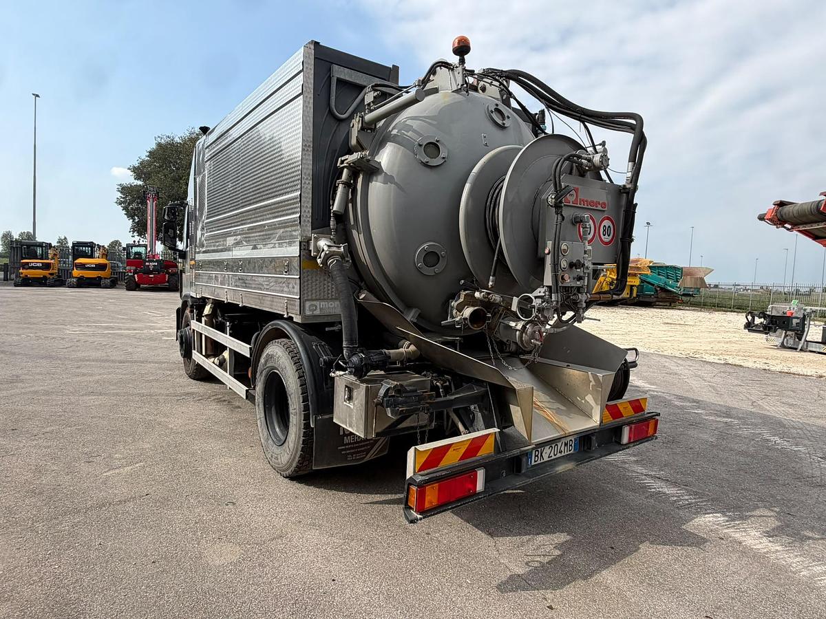Usato 2001 IVECO EUROCARGO 170/27 SPURGO MORO