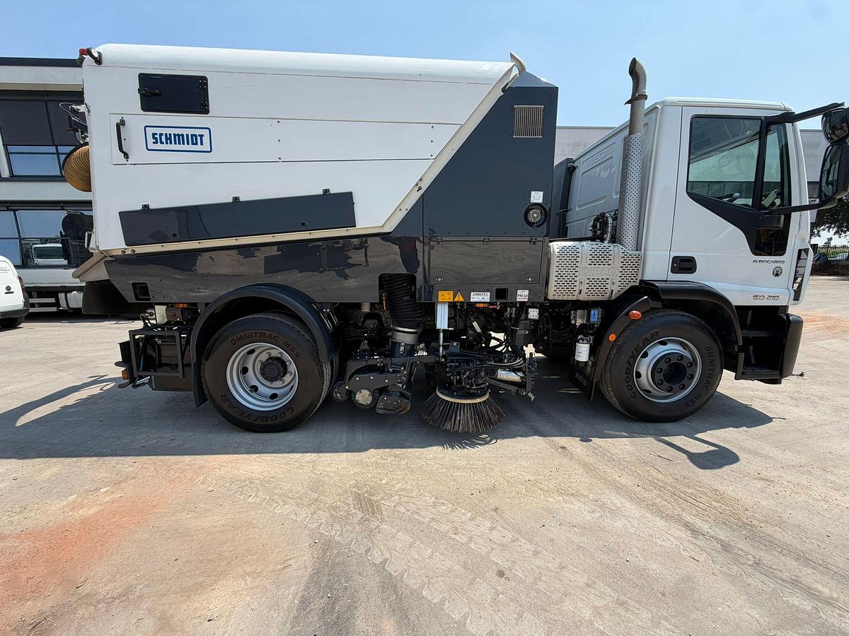 Usato 2016 iveco  EUROCARCO 150 210 SPAZZATRICE