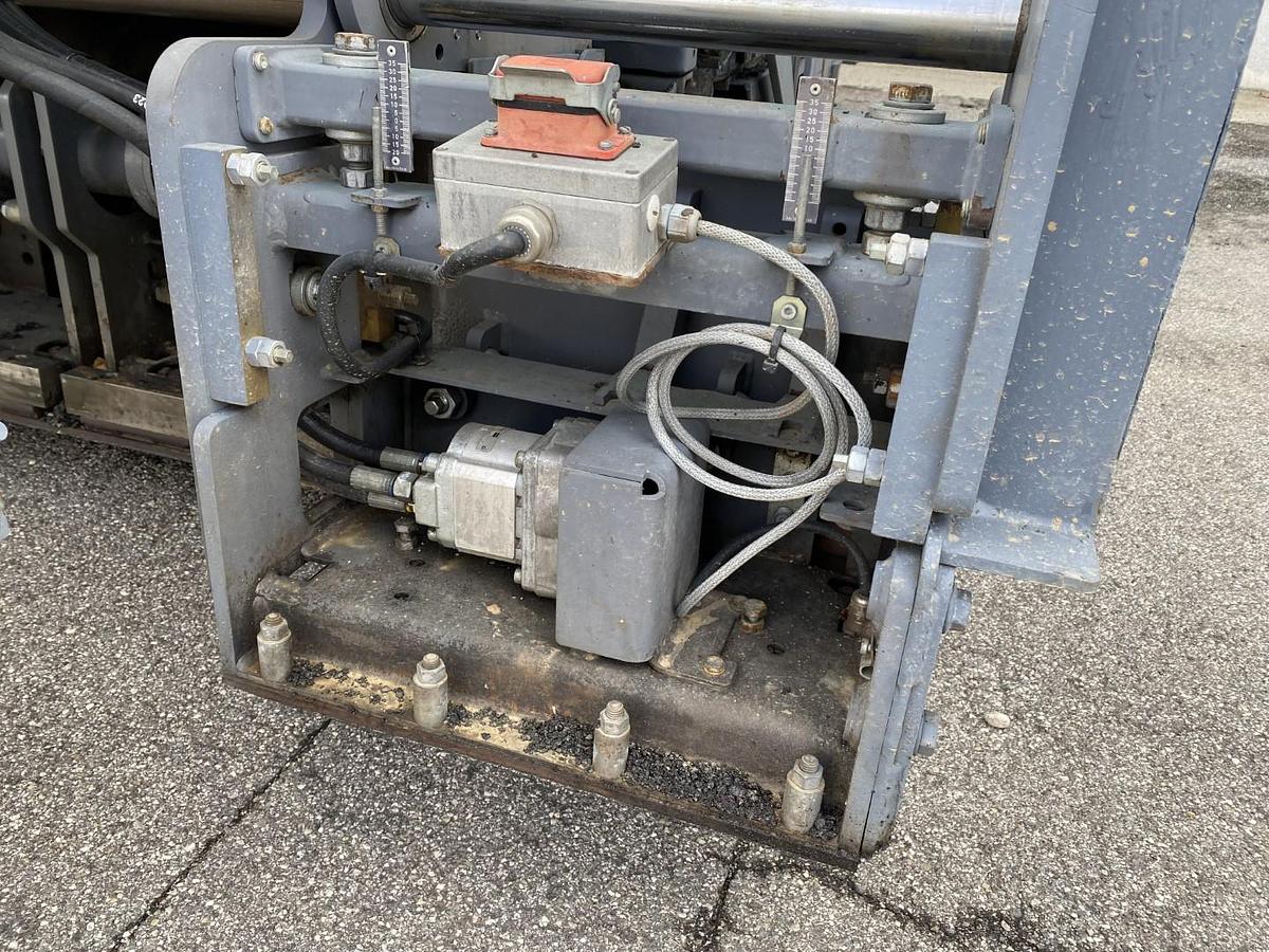 Usato 2011 VOGELE SUPER 700