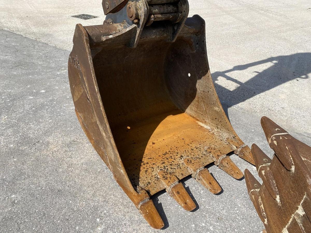 Usato 2002 JCB JS 130