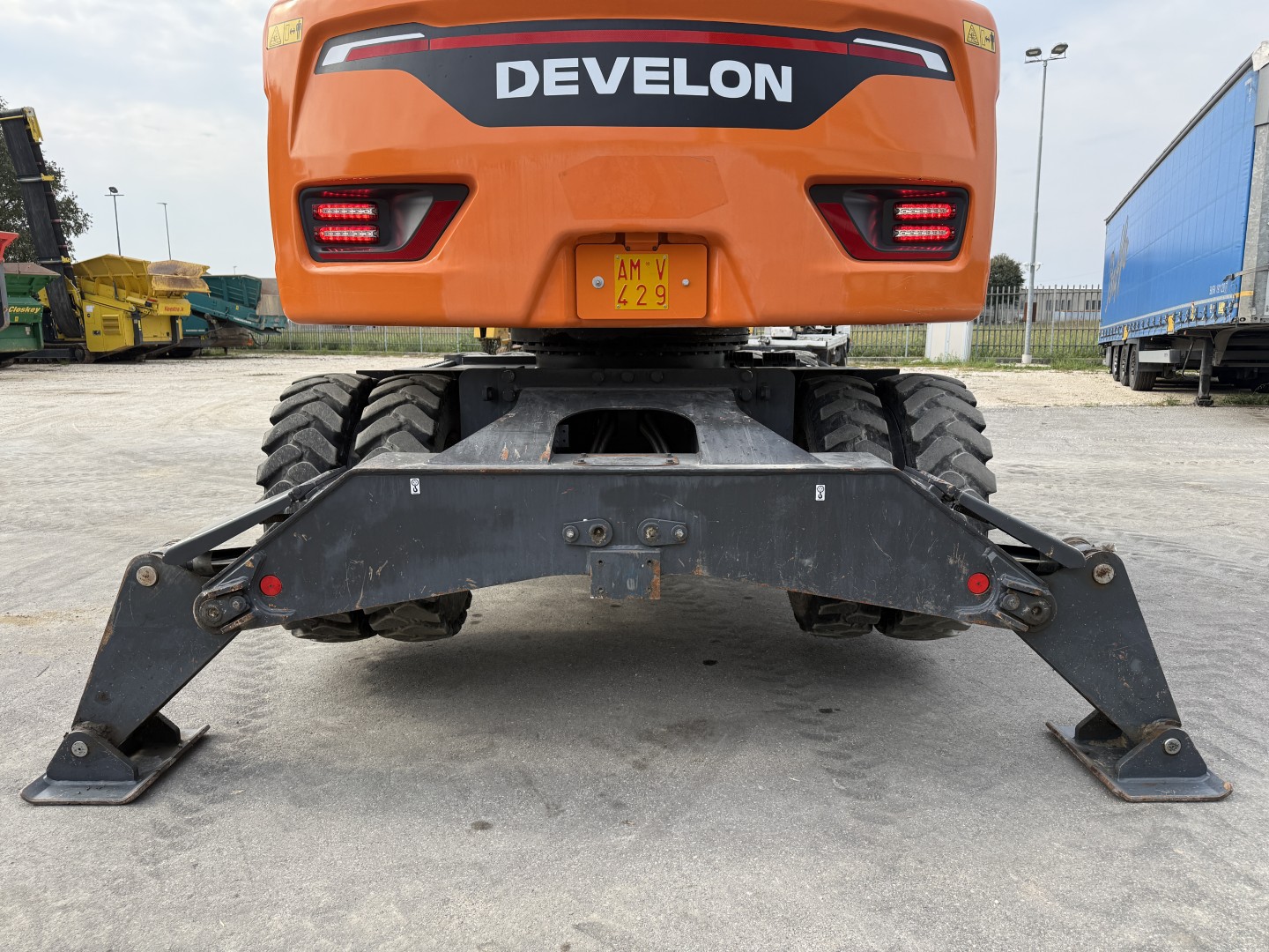Usato 2023 DEVELON DX165WR-7