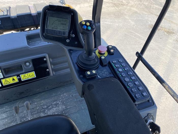 Usato 2016 CATERPILLAR CB 44B