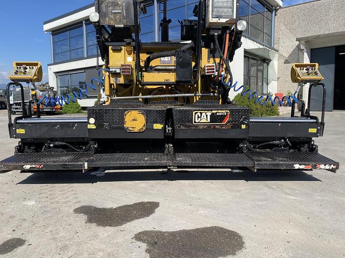 Usato 2011 CATERPILLAR AP 300