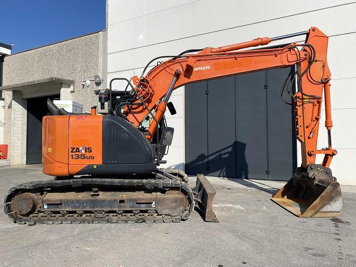 Usato 2016 HITACHI ZX135US-5B