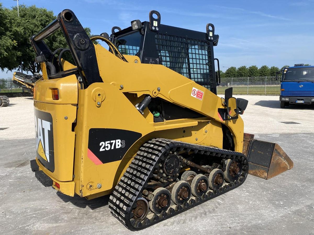 Usato 2010 CATERPILLAR 275B3