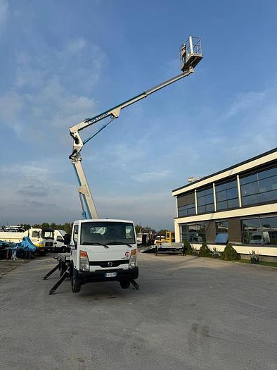 Usato 2001 NISSAN AUTOCARRO CABSTAR 35.11 CON PIATTAFORMA MULTITEL HX 195