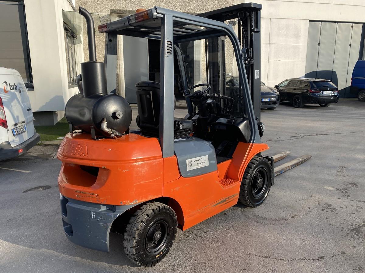 Usato 2000 TOYOTA 7FDF25