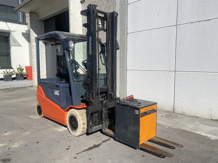 Usato 2014 TOYOTA 8FBMT 35