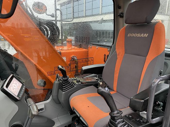 Usato 2017 DOOSAN DX 140 LRC-5