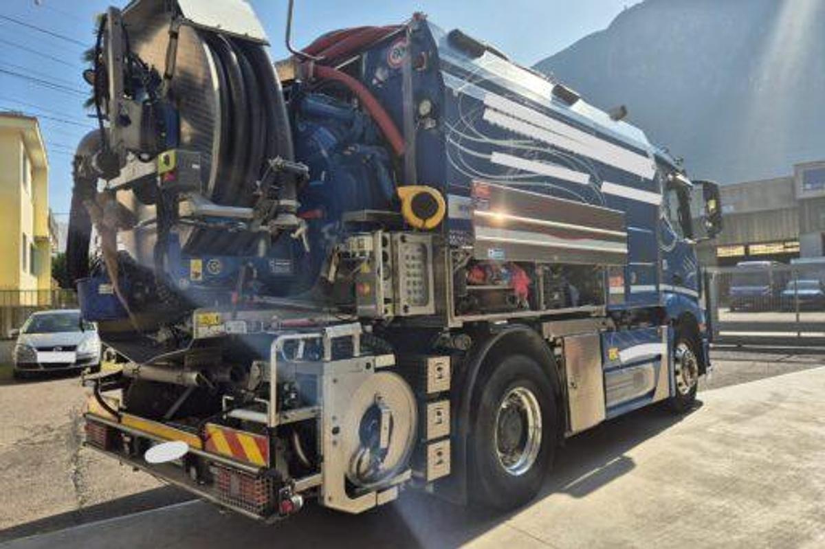 Usato MERCEDES  ANTOS 1853 SPURGO MORO