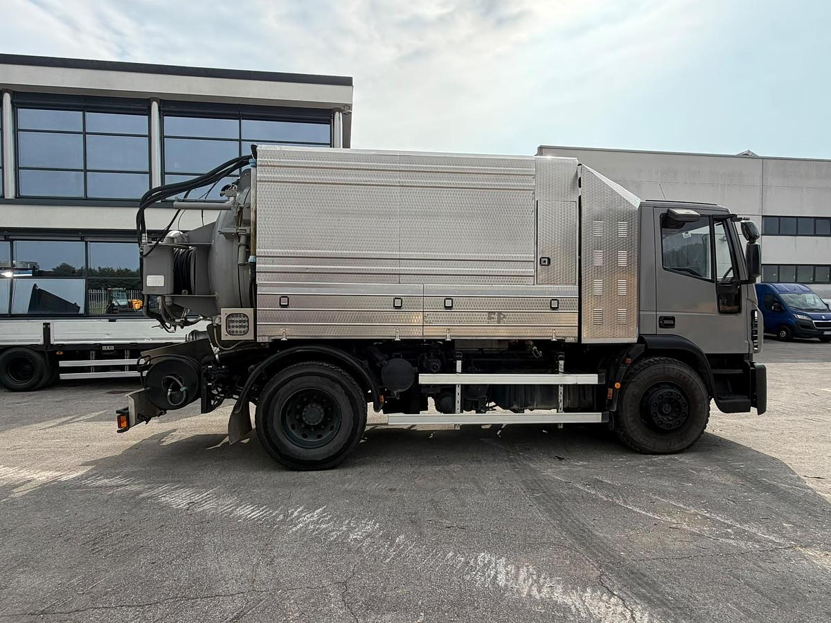 Usato 2001 IVECO EUROCARGO 170/27 SPURGO MORO