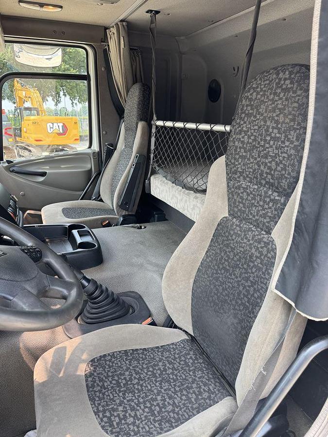 Usato 2009 DAF 460 CON GRU E RIMORCHIO