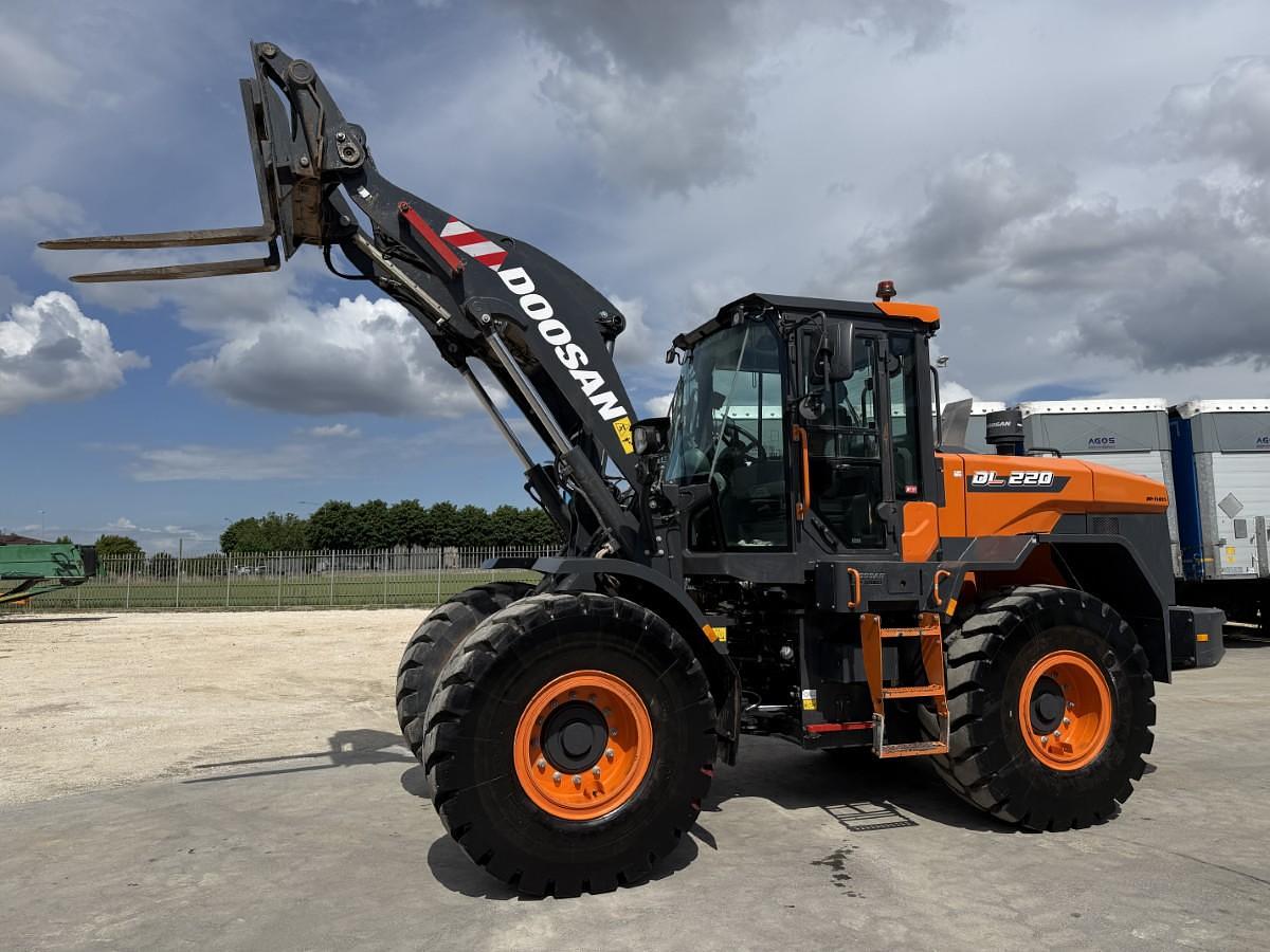 Usato 2022 DOOSAN DL 220-7