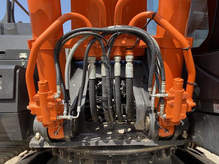 Usato 2016 HITACHI ZX300LCN-6