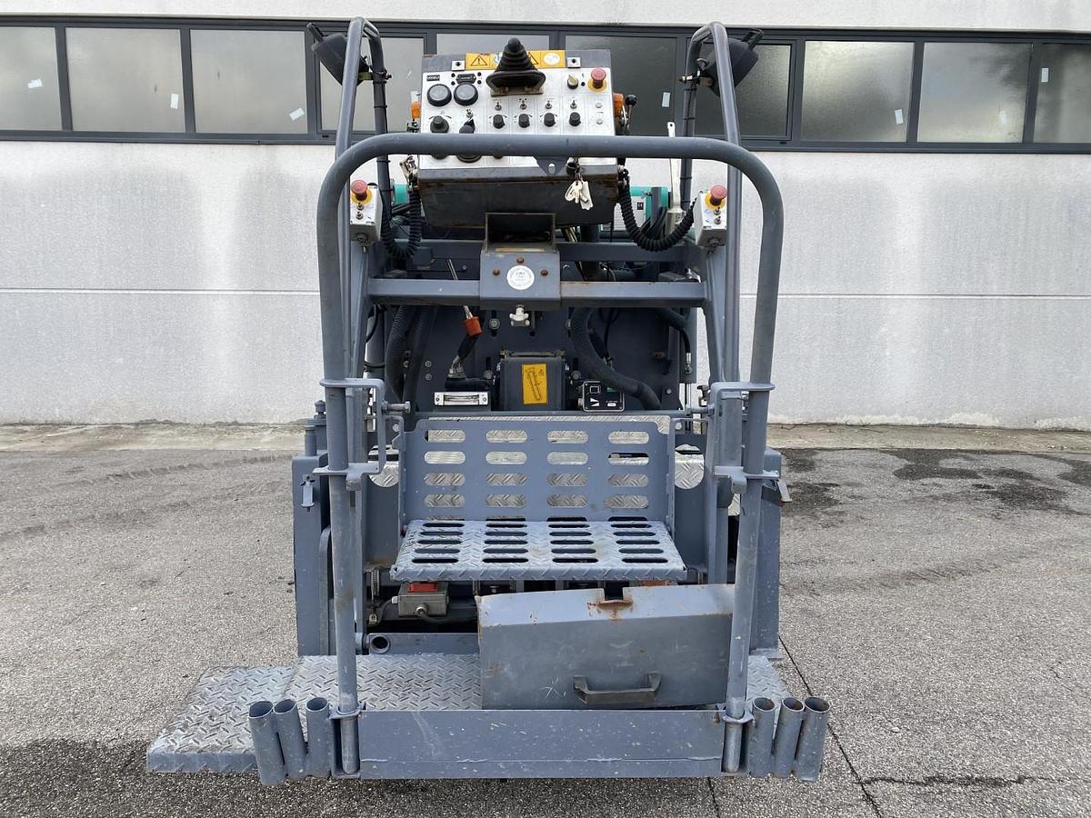 Usato 2011 VOGELE SUPER 700