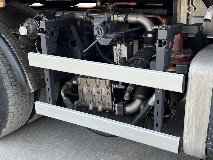 Usato 1998 SCANIA R124 LB 420 ATTR. SPURGO