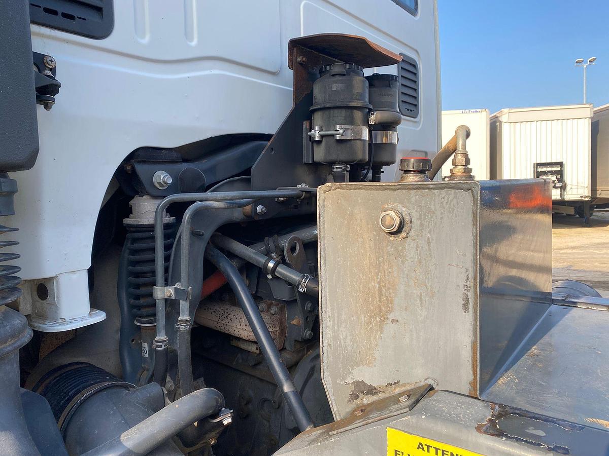 Usato IVECO TRAKKER 8*4 450 E/5 TRILATERALE